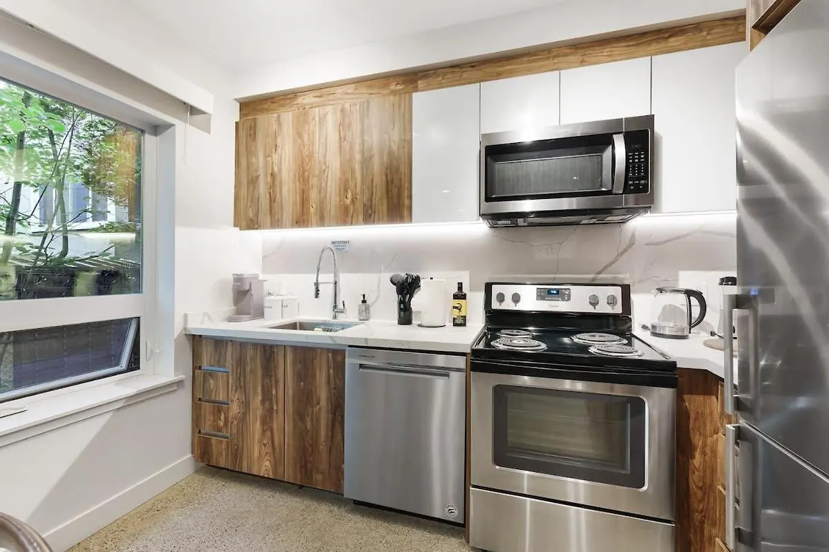 Modern & Cozy Urban Retreat In The Heart Of The City Βανκούβερ Διαμέρισμα